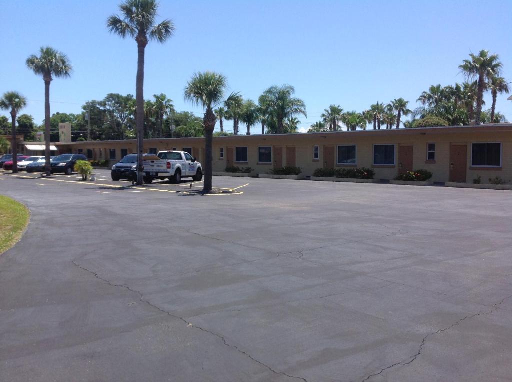 Sunshine Inn of Daytona Beach - image 5