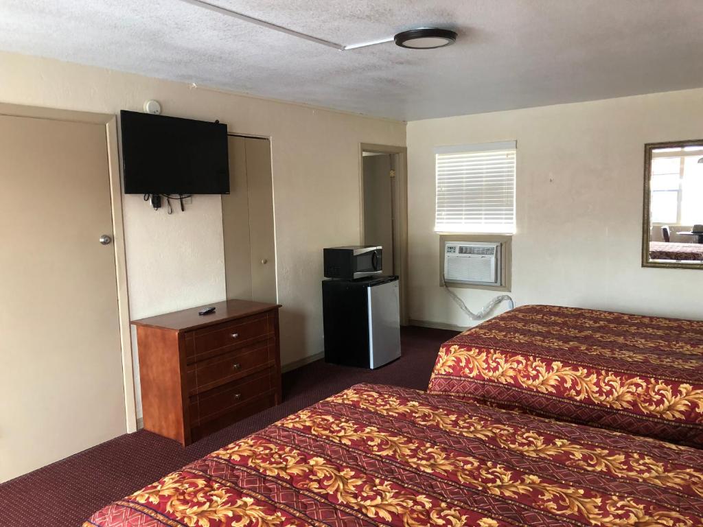 Red Carpet Inn Daytona Beach - image 5