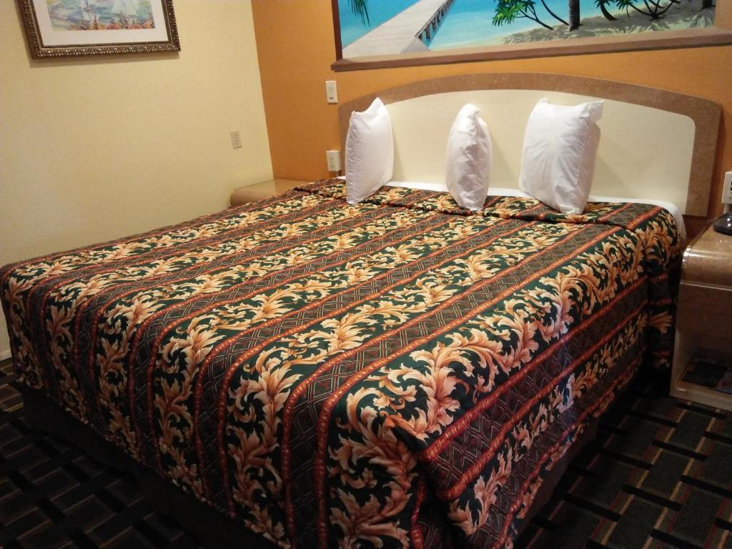 Super Inn Daytona Beach - image 5