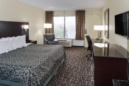 Days Inn by Wyndham Melbourne - image 3
