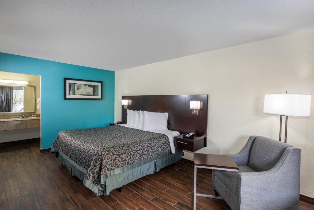 Days Inn by Wyndham Melbourne - image 4