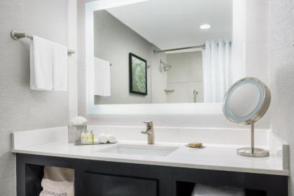 DoubleTree by Hilton Orlando Airport Hotel - image 5