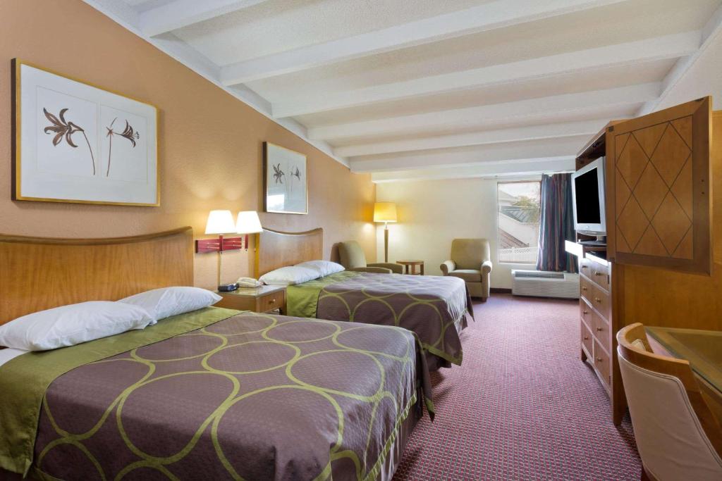 Super 8 by Wyndham Melbourne - main image