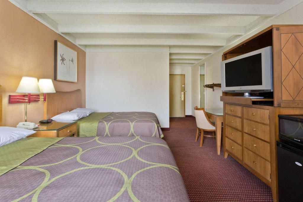 Super 8 by Wyndham Melbourne - image 3