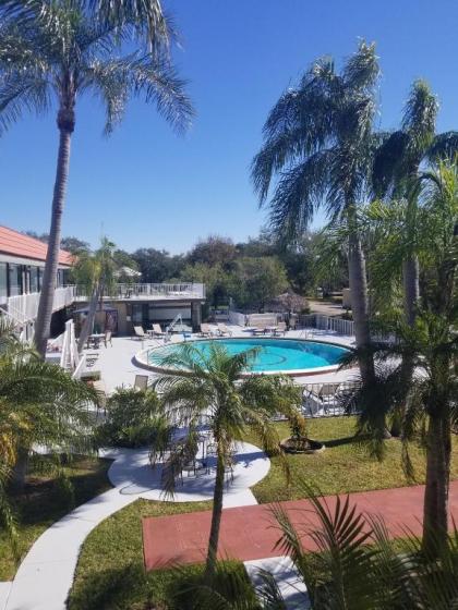 Days Inn by Wyndham Clearwater/Central - image 1