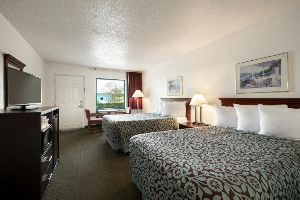 Days Inn by Wyndham Clearwater/Central - image 5