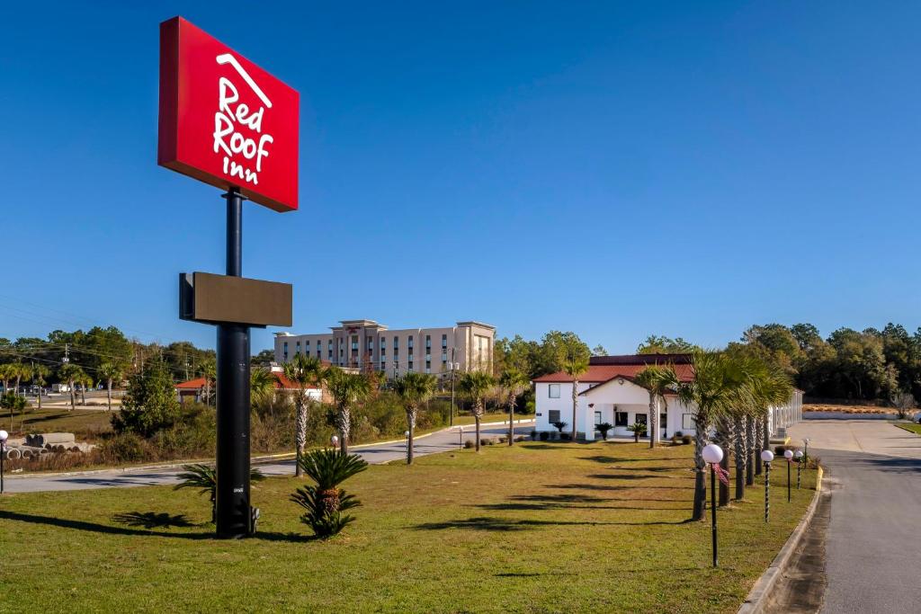 Red Roof Inn Crestview - image 5