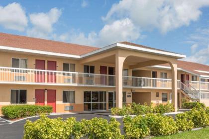Howard Johnson by Wyndham Vero BeachI 95