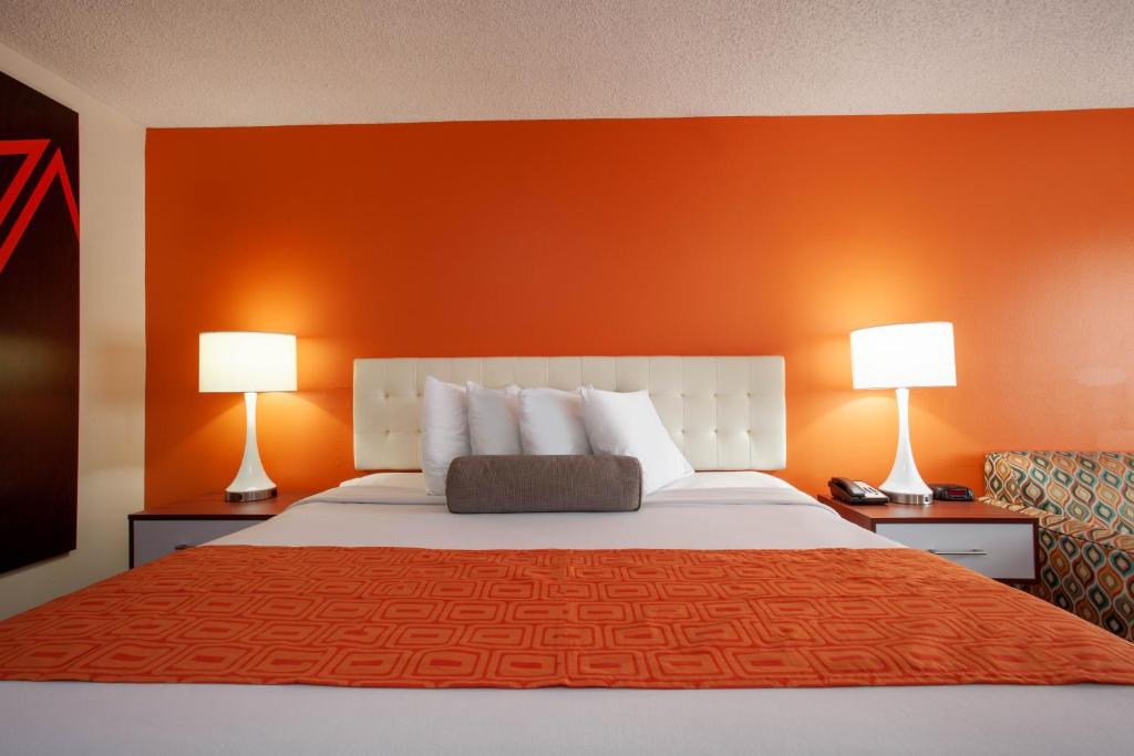 Howard Johnson by Wyndham Vero Beach/I-95 - image 2