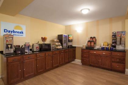 Days Inn by Wyndham Daytona Beach Speedway - image 2
