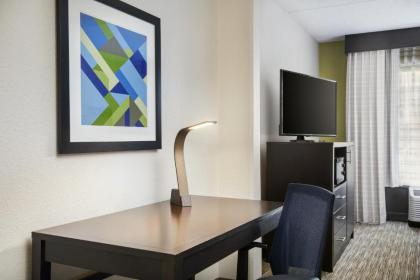 Holiday Inn Express & Suites Jacksonville South East - Medical Center Area an IHG Hotel - image 3