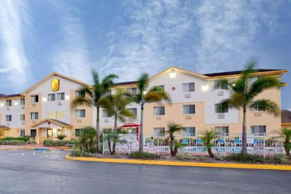 Super 8 by Wyndham ClearwaterSt. Petersburg Airport Florida