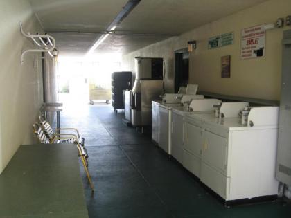 Golden Link Motel - image 2