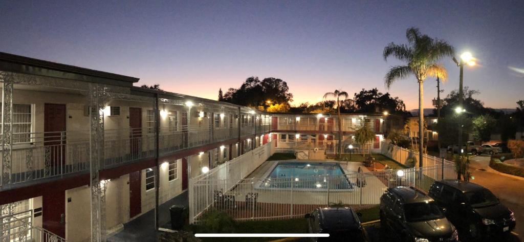 Budget Inn - St. Petersburg - main image