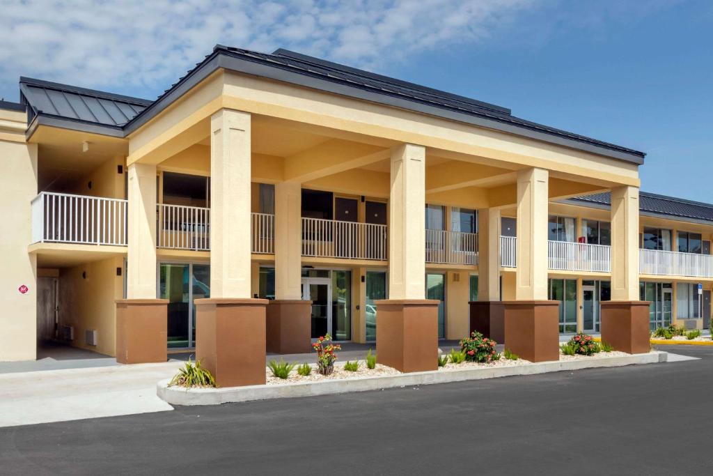 Quality Inn Saint Petersburg North-Tampa Bay - main image