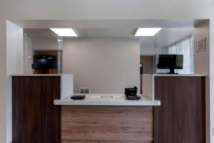 Quality Inn Saint Petersburg North-Tampa Bay - image 4