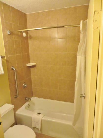 Rosen Inn Closest to Universal - image 5