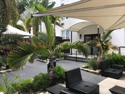 South Beach Plaza Hotel - image 5
