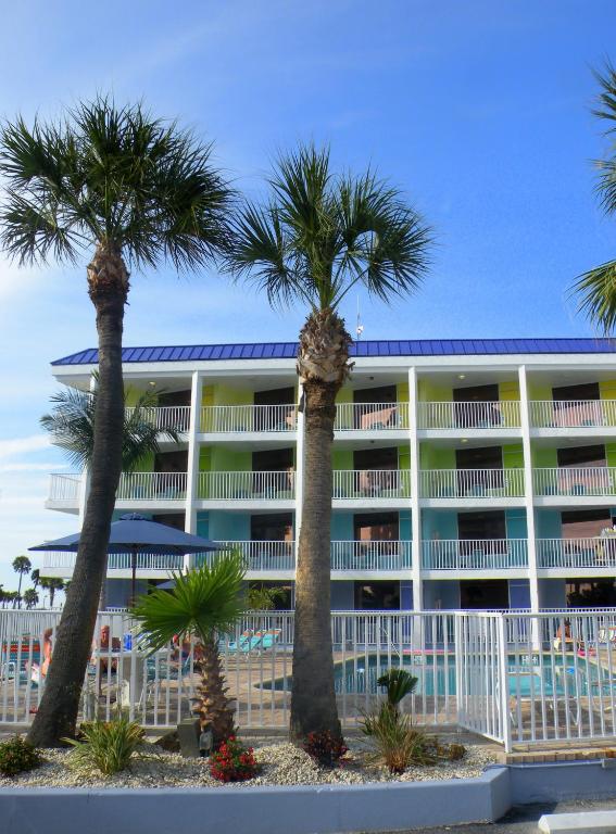 Pelican Pointe Hotel - image 3