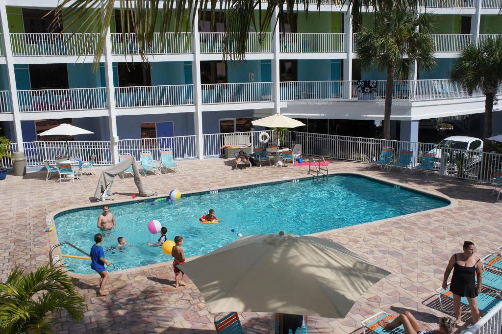 Pelican Pointe Hotel - image 5