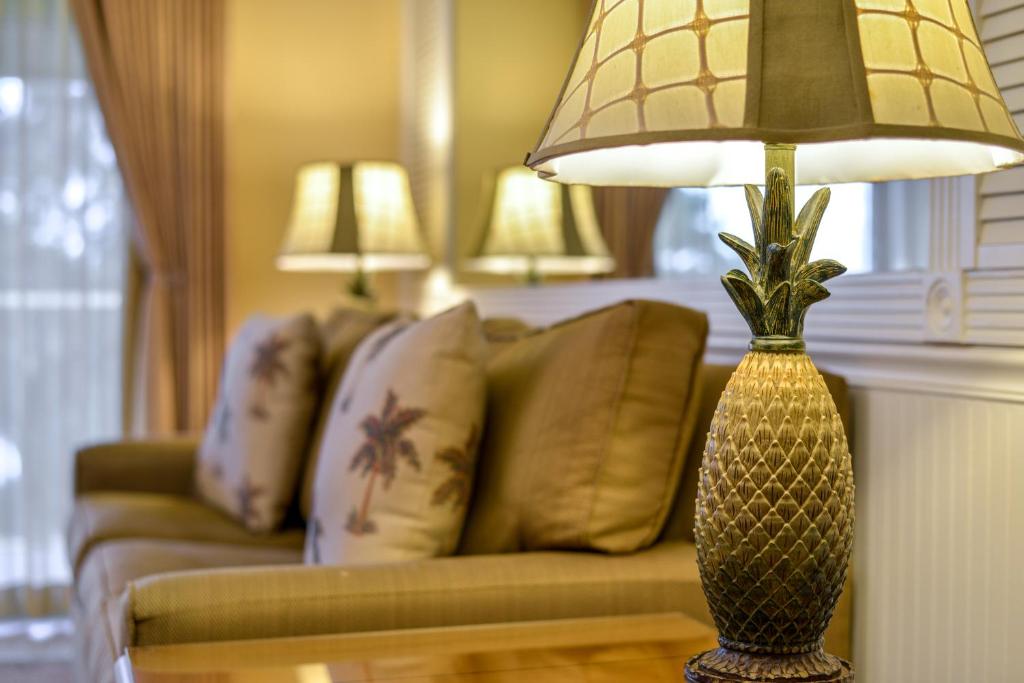 Charter Club Resort Of Naples Bay By Diamond Resorts - image 3