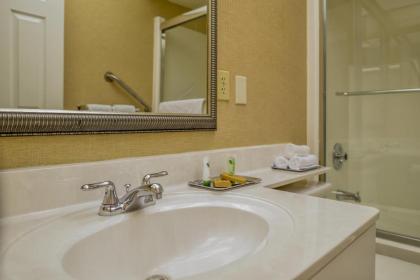Charter Club Resort Of Naples Bay By Diamond Resorts - image 4