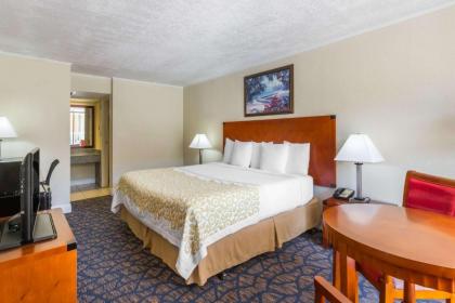 Days Inn & Suites by Wyndham Clermont