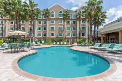 Hawthorn Suites by Wyndham Lake Buena Vista a staySky Hotel & Resort - image 1