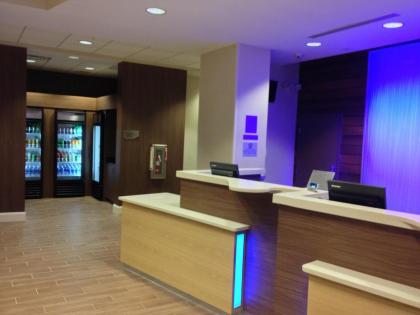 Fairfield Inn & Suites by Marriott Orlando International Drive/Convention Center - image 2