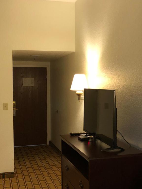 Ruskin Inn Tampa-Sun City Center - image 2