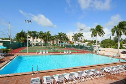 Palm Bay Club by Beachside Management - image 2