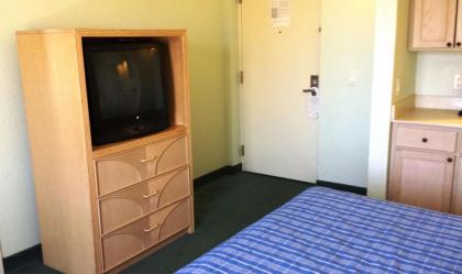 Cocoa Beach Suites Hotel - image 2