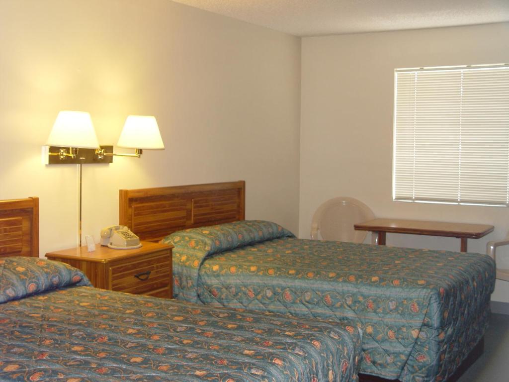 Lakeview Inn & Suites Okeechobee - image 4