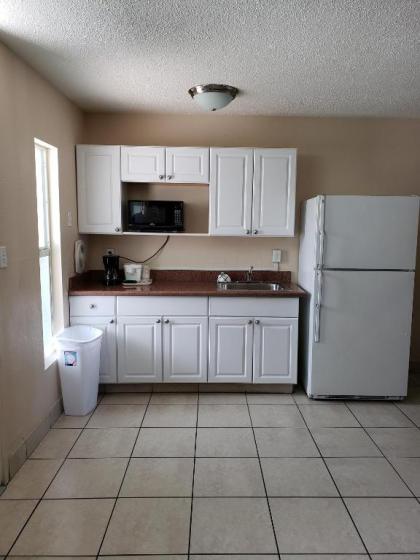 Clearwater Beach Hotel - image 3