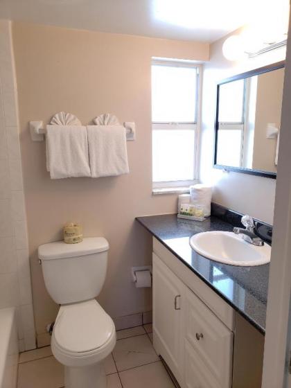 Clearwater Beach Hotel - image 4