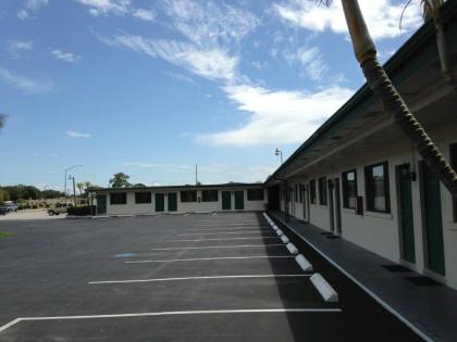 Economy Inn Okeechobee - image 2
