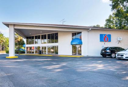 Motel 6-Tampa FL - Fairgrounds