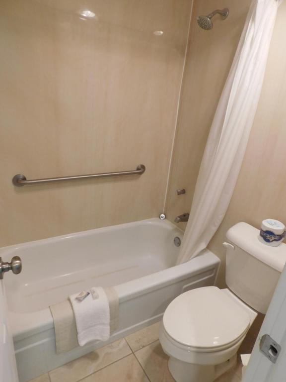 Sands Harbor Resort and Marina - image 4