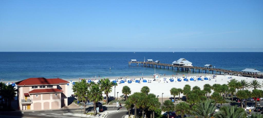 Pier House 60 Clearwater Beach Marina Hotel - image 2
