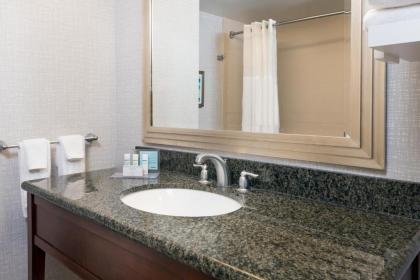 Hampton Inn & Suites Orlando Airport at Gateway Village - image 2