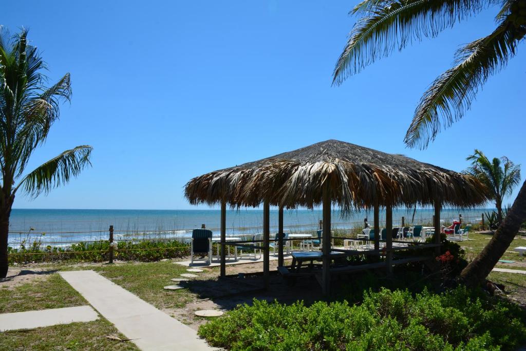 Oceanfront Sea Scape Motel - main image