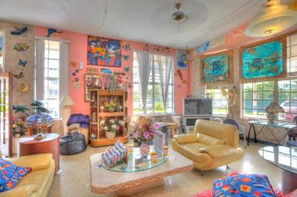 James Hotel - image 5