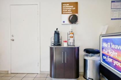 Travelodge by Wyndham Pompano Beach - image 2
