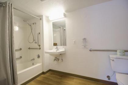Motel 6-Lantana FL - image 3