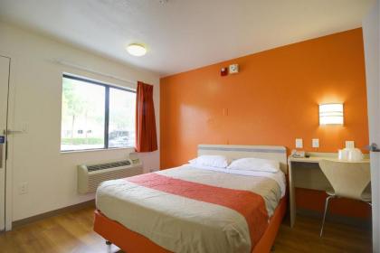 Motel 6-Lantana FL - image 4