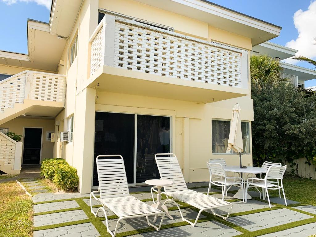 Coral Tides Resort - image 3