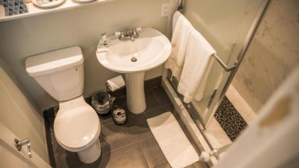 Cadet Hotel - image 5