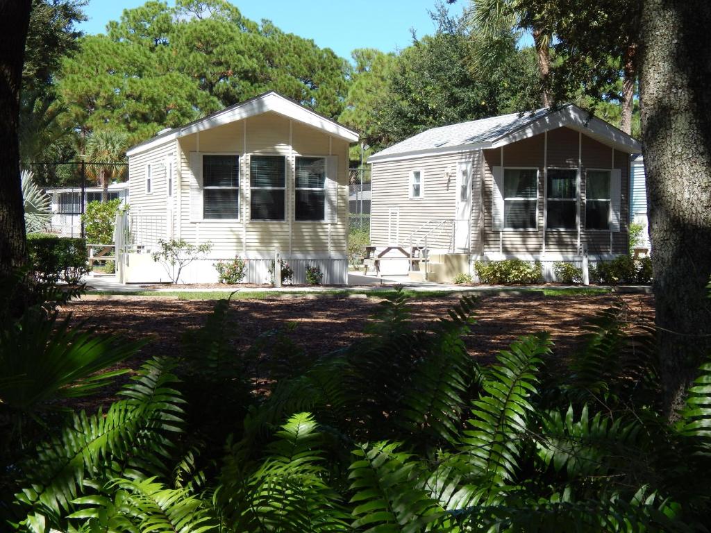 Road Runner Travel Resort - main image