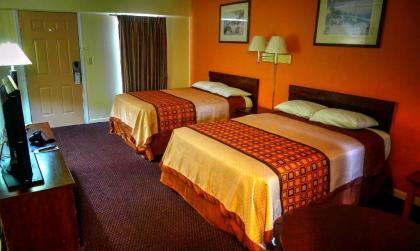 Nassau Holiday Motel - image 3