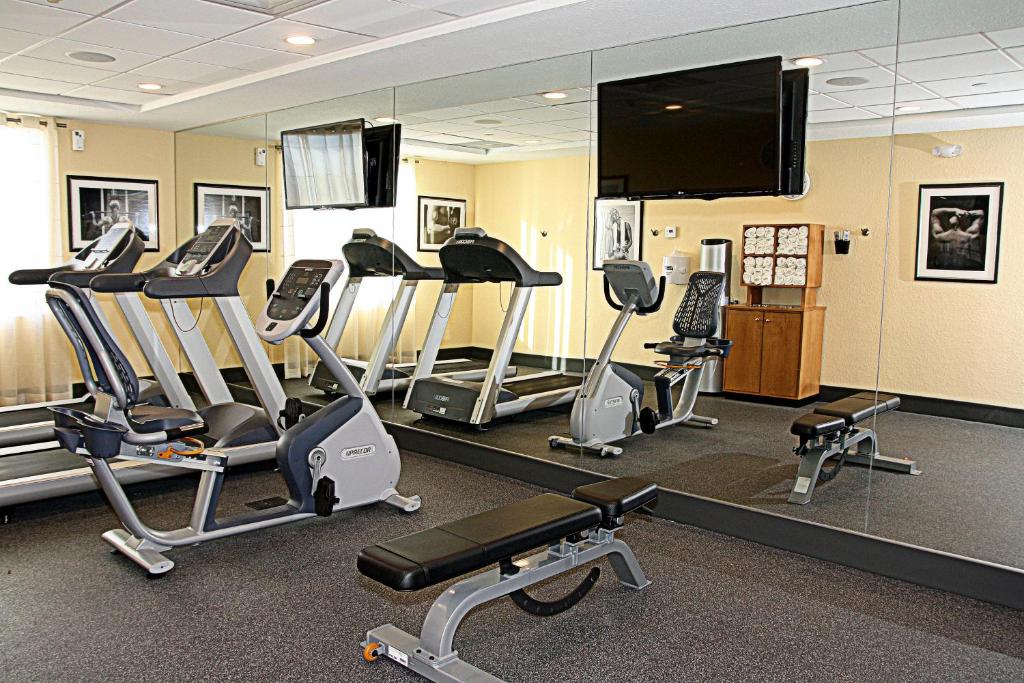 Holiday Inn Express Fort Lauderdale Airport South an IHG Hotel - image 3